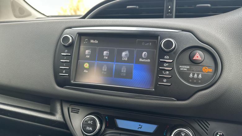 Toyota Yaris 1.5 Hybrid Icon Tech 5dr CVT Hybrid Hatchback